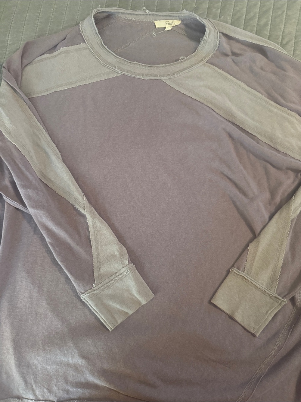 Easel Women’s Long-Sleeve Crewneck Shirt in Lavender and purple. Size small
